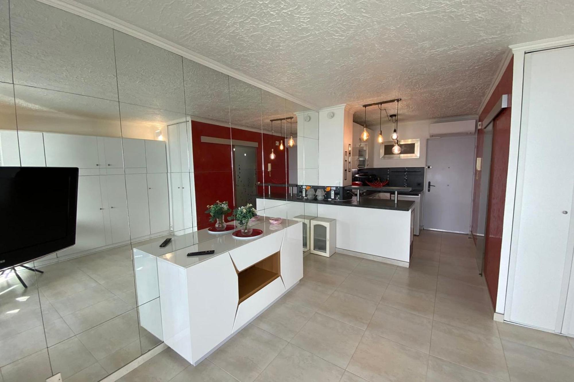 Apartment 06bh - Beautiful Seafront *